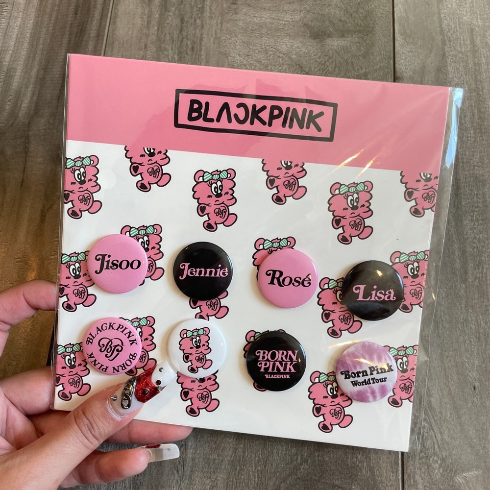 BLACKPINK x VERDY limited edition Button Pin Set